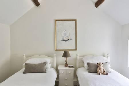 Two Rose Walk Cottage Cotswolds Moreton-in-Marsh Exterior photo