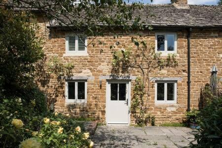 Two Rose Walk Cottage Cotswolds Moreton-in-Marsh Exterior photo
